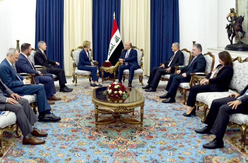  Iraqi president, U.S. senator discuss ways to defuse regional tensions