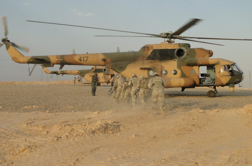 Iraqi warplanes destroy 2 ISIS vehicles in Baiji District in north of Tikrit