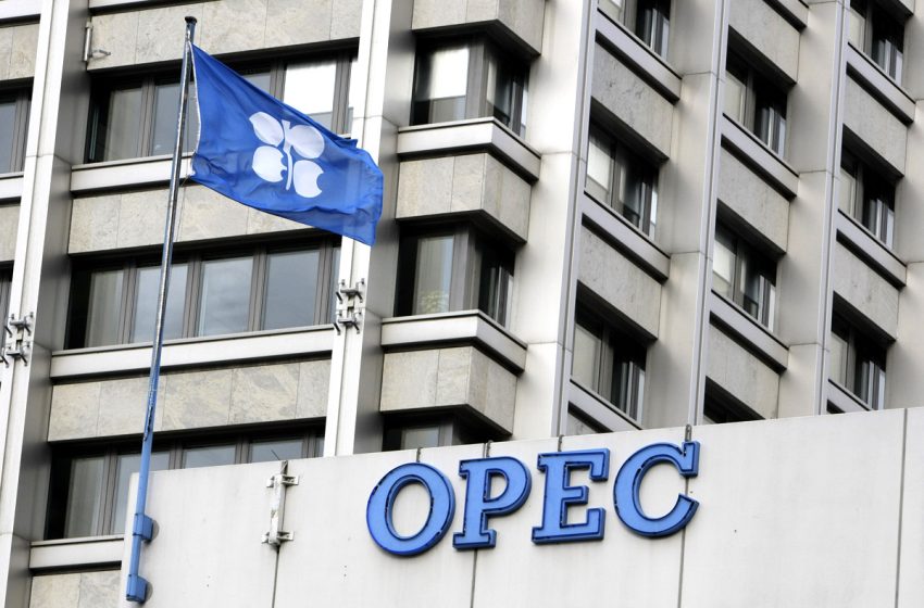  OPEC, non-OPEC agree to their first global oil pact since 2001