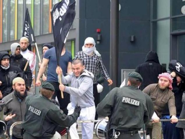  Elements of ISIS infiltrated into Europe by claiming the status of Syrian refugees