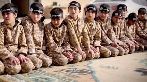  ISIS executes 12 children in Mosul for fleeing from the training, says Mamouzini