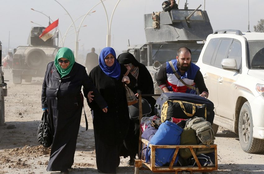  Federal Police evacuate 14 families from western Mosul’s Zanjili
