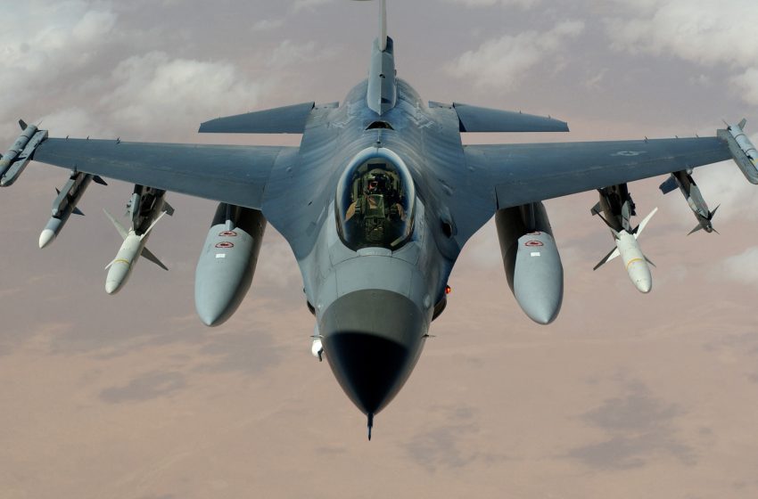  Media officials: F16 jets destroy explosives factory and tunnel near Mosul