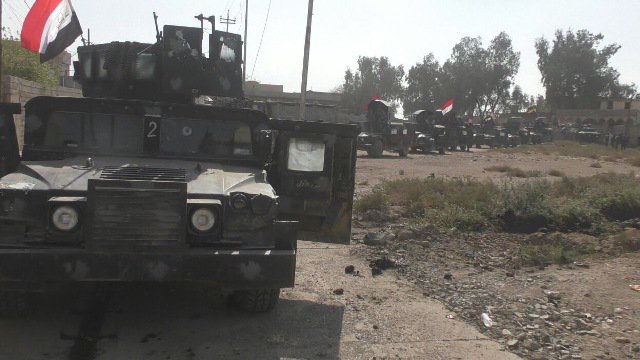  Iraqi troops recapture half of biggest western Mosul district
