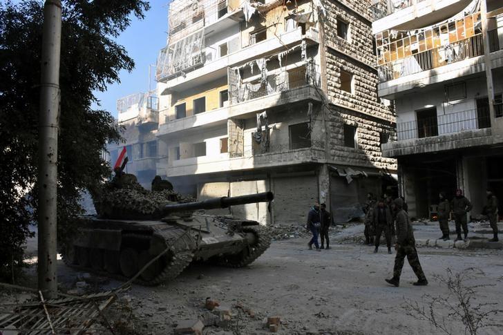 Syrian government forces press attack in east Aleppo