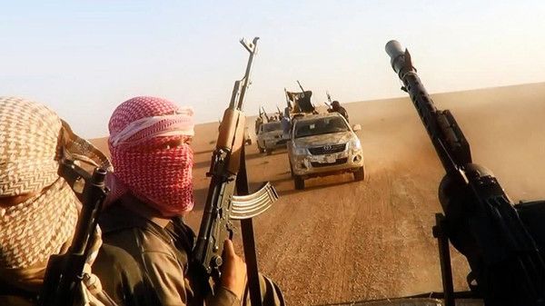  ISIS shoot down Syrian warplane in Deir al-Zour