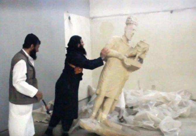  ISIS militants steal 99 rare archaeological pieces from Mosul University Museum