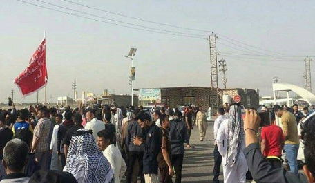  Hundreds of Iraqis continue protests at southern oil fields