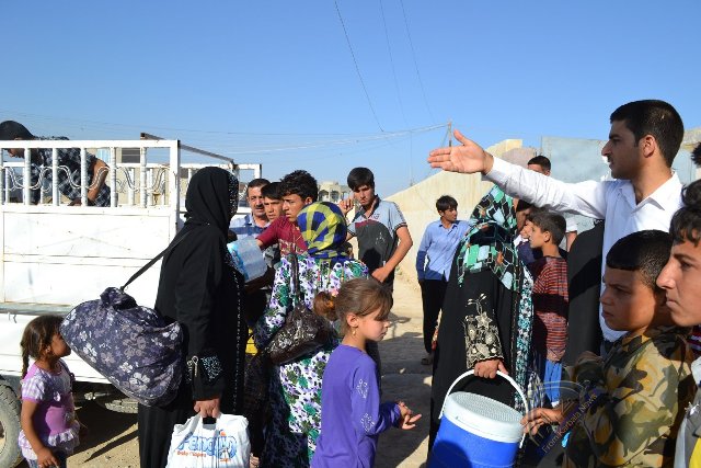  Refugees return to their homes near Ramadi after ISIS expelled