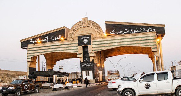  180 ISIS members flee from Mosul with their families