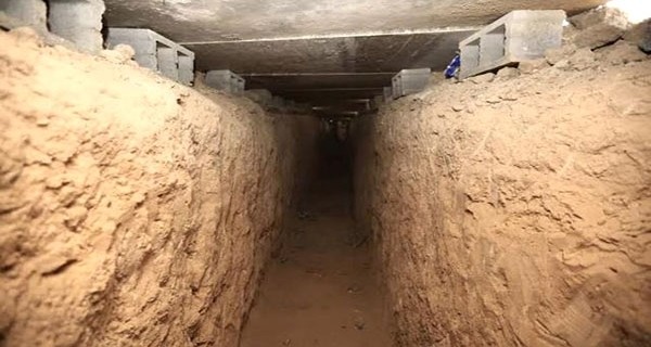  Iraqi officials: senior Islamic State figures hiding in Mosul tunnels