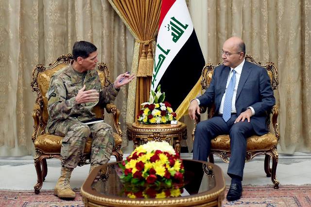  Iraqi president meets U.S. commander on reconstruction of terror-hit countries