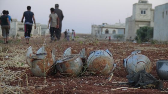  Russian warplanes bombard Idlib with cluster bombs