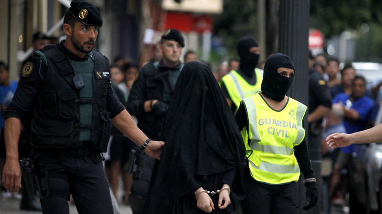  Spanish authorities arrest 18-year-old girl suspected of links with ISIS