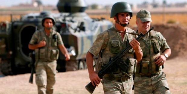  8 Turkish soldiers arrested for smuggling weapons to ISIS