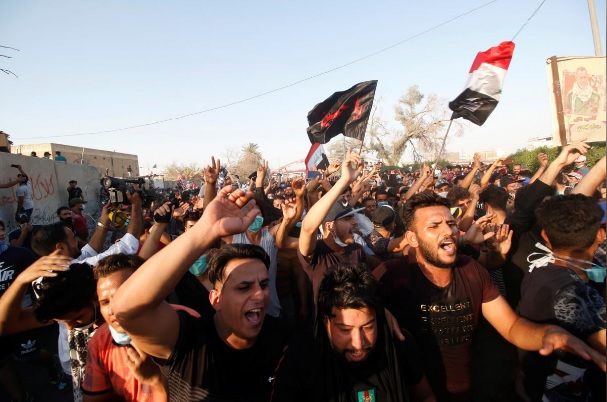  Iraq appoints new Basra commander to quell violent protests
