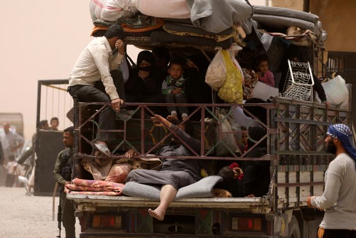  Fleeing Raqqa, 10,000 refugees mass at camp north of Syrian city: MSF