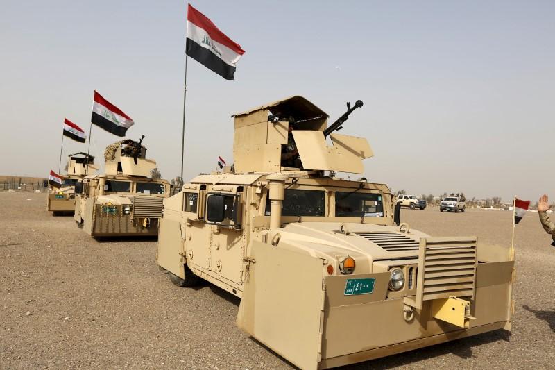  Iraqi troops advance in neighborhood near Mosul’s Old City, evacuate dozens