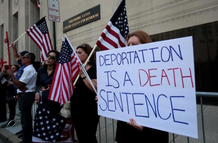  Judge in Michigan blocks deportation of 100 Iraqis