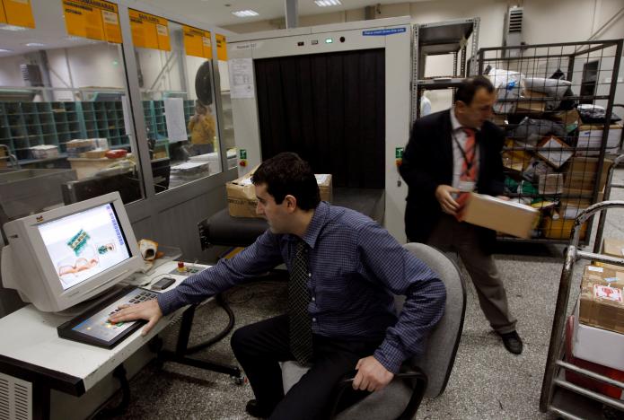  U.S. restricts electronics from 10 airports, mainly in Middle East