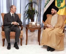  Hakim assures necessity of developing relations with Czech