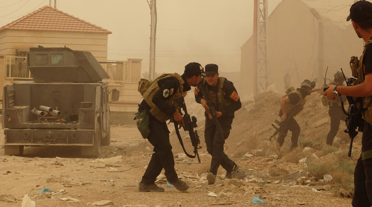  Four Iraqi policemen killed, injured in bomb blast near Syrian borders