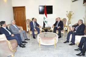  Nijaifi  receives Maliki, INA delegation in Baghdad