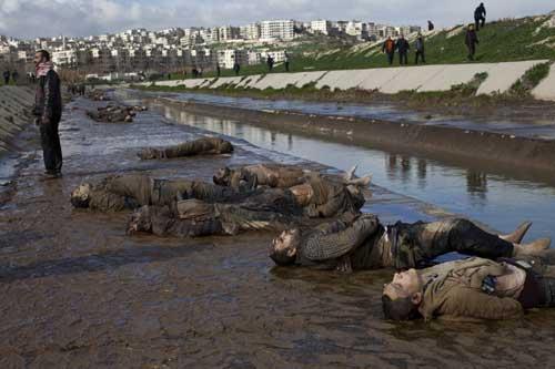  Bodies of more than 30 Islamic State members recovered from Euphrates