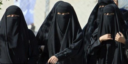  Iraqi police ban niqab at IS-free locations in Mosul to hunt undercover militants