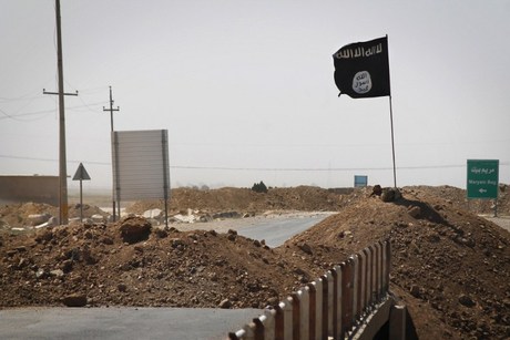  Booby-trapped Islamic State flag kills army officer, wound 3 soldiers near Baqubah