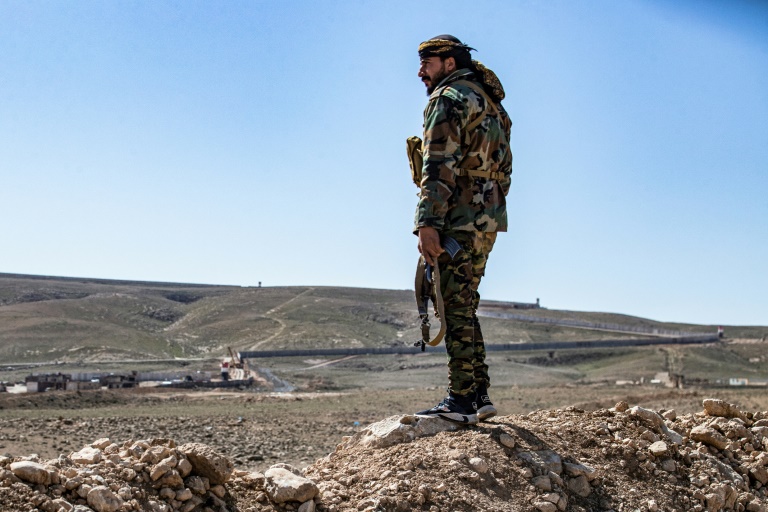  Iraq official warns of jihadist threat from Syria camp