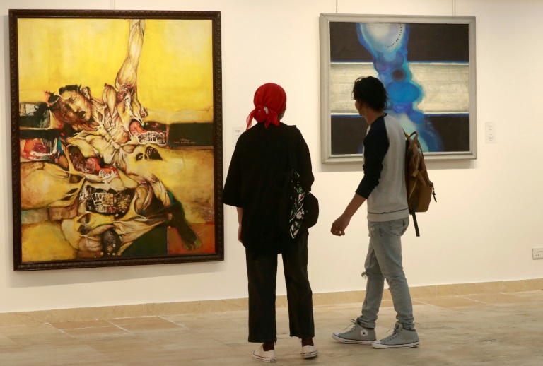  Iraq exhibits restored art pillaged after 2003 invasion