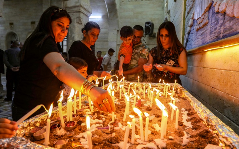  Iraqi Christians celebrate first Easter ‘Holy Fire’