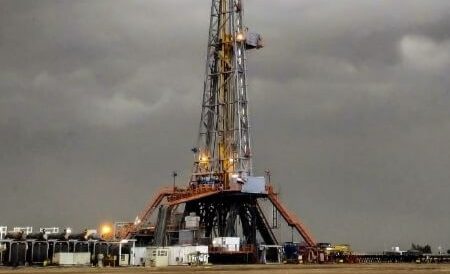  Iraqi Drilling Company completes drilling new oil well in Al-Gharraf field