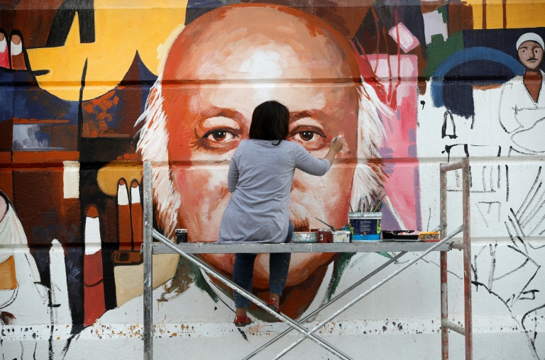  Murals bring ‘joy’ to Baghdad concrete jungle