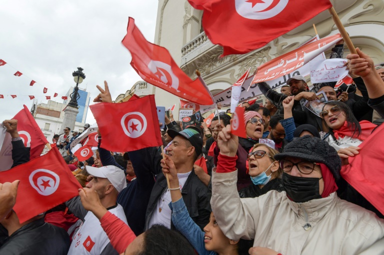  Hundreds rally in support of Tunisia’s Saied