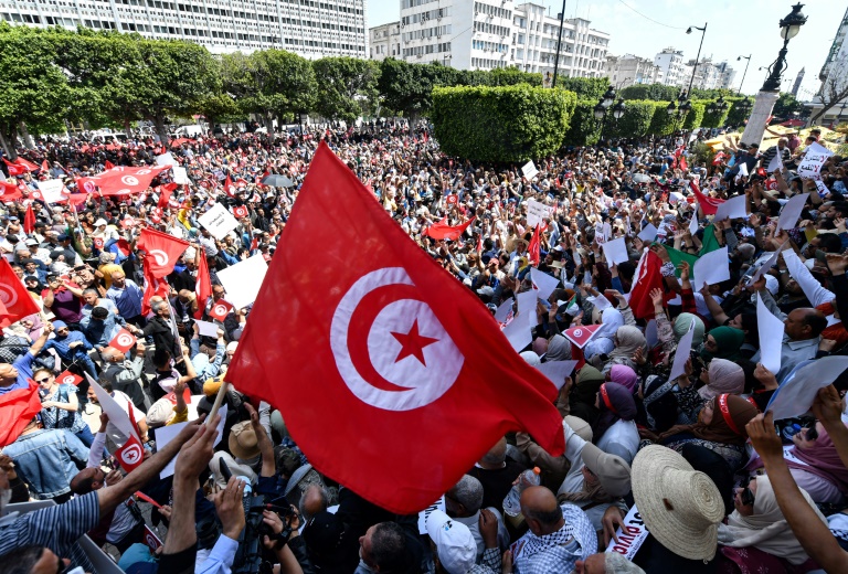  2,000 attend new Tunisia opposition alliance demo