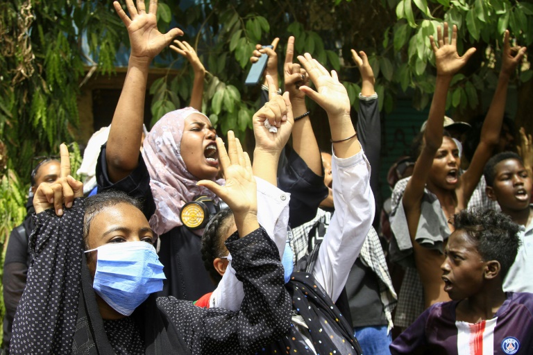  Sudan arrests Communist Party figures as thousands protest coup