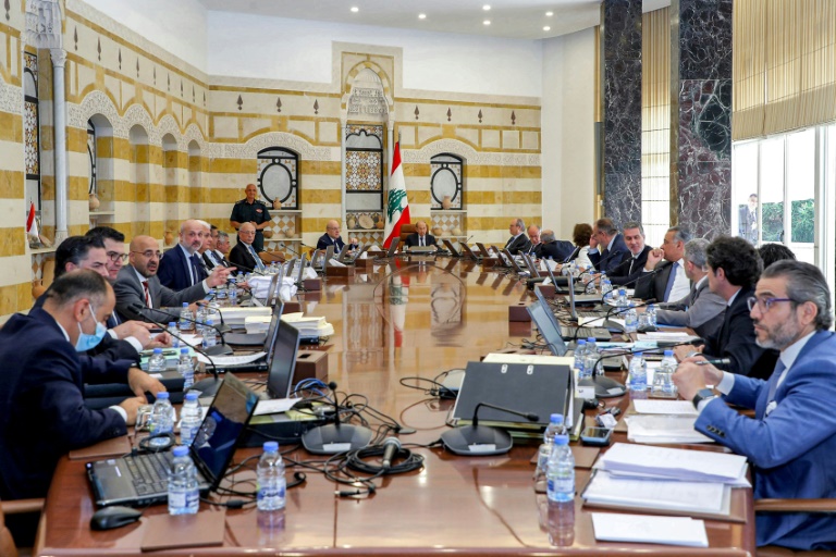  Lebanon cabinet passes financial recovery plan during last session