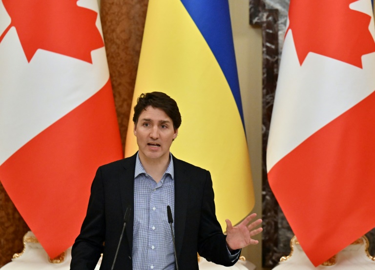  Trudeau announces Canada handgun ‘freeze’
