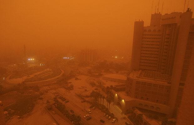  Dust storm hits several places in Iraq, cancels flights