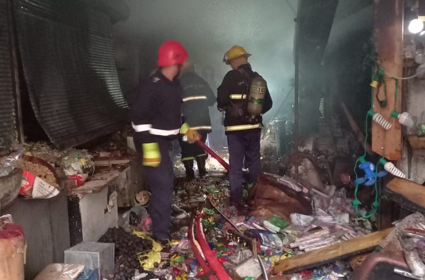  Firefighters put out huge fire in commercial complex in Karbala