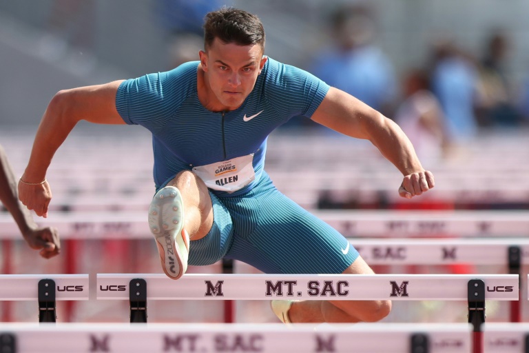  Allen upsets Holloway with blistering hurdles win