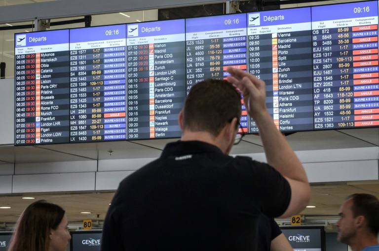  Flights resume after computer glitch shuts Swiss airspace