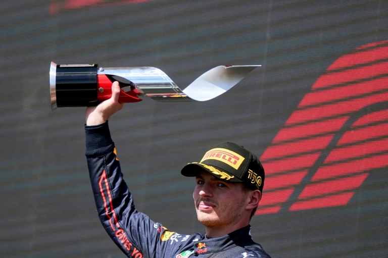  Verstappen returns to the scene of the crash chasing first British GP win