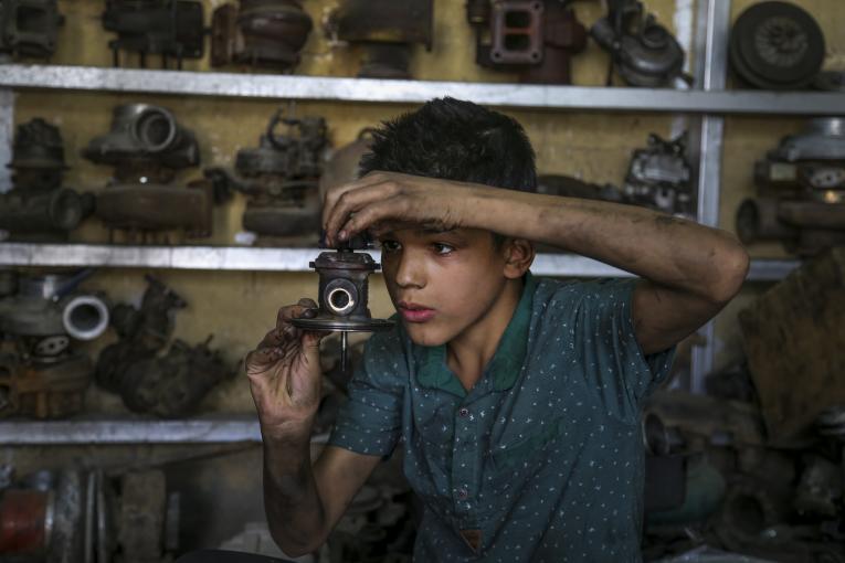  Iraq tries to stop child labor by providing salaries to families