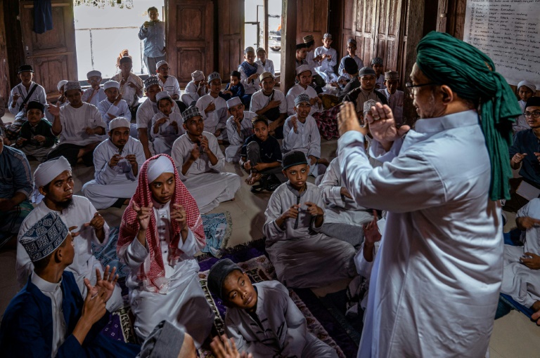  Inside Indonesia’s Islamic boarding school for deaf children