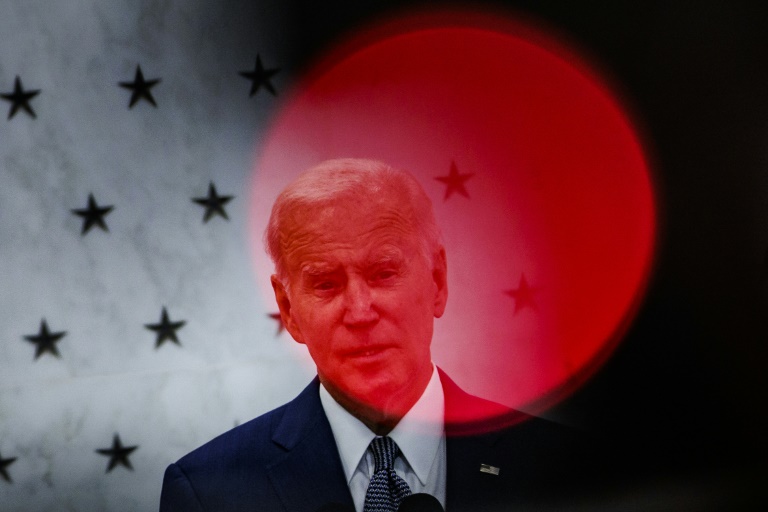  Biden begins delicate Saudi trip