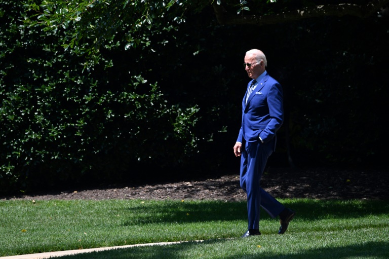  Biden vows climate action as heat waves slam US, Europe