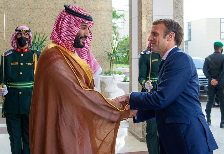  Macron hosts Saudi crown prince